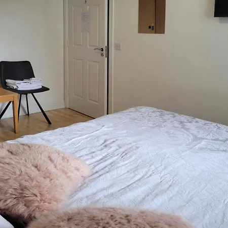 With Free Parking Private In Shared Flat ホームステイ ゴールウェイ