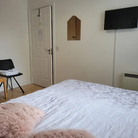 Homestay With Free Parking Private In Shared Flat Galway